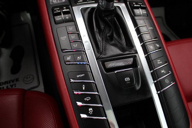 2018 Porsche Macan Turbo