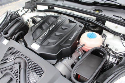 2018 Porsche Macan Turbo