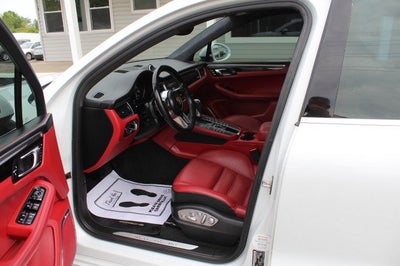 2018 Porsche Macan Turbo